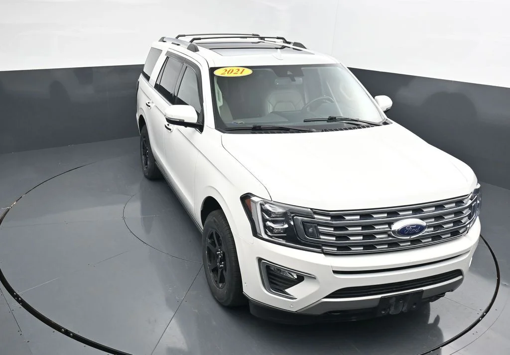Used 2021 White Ford Limited image 27
