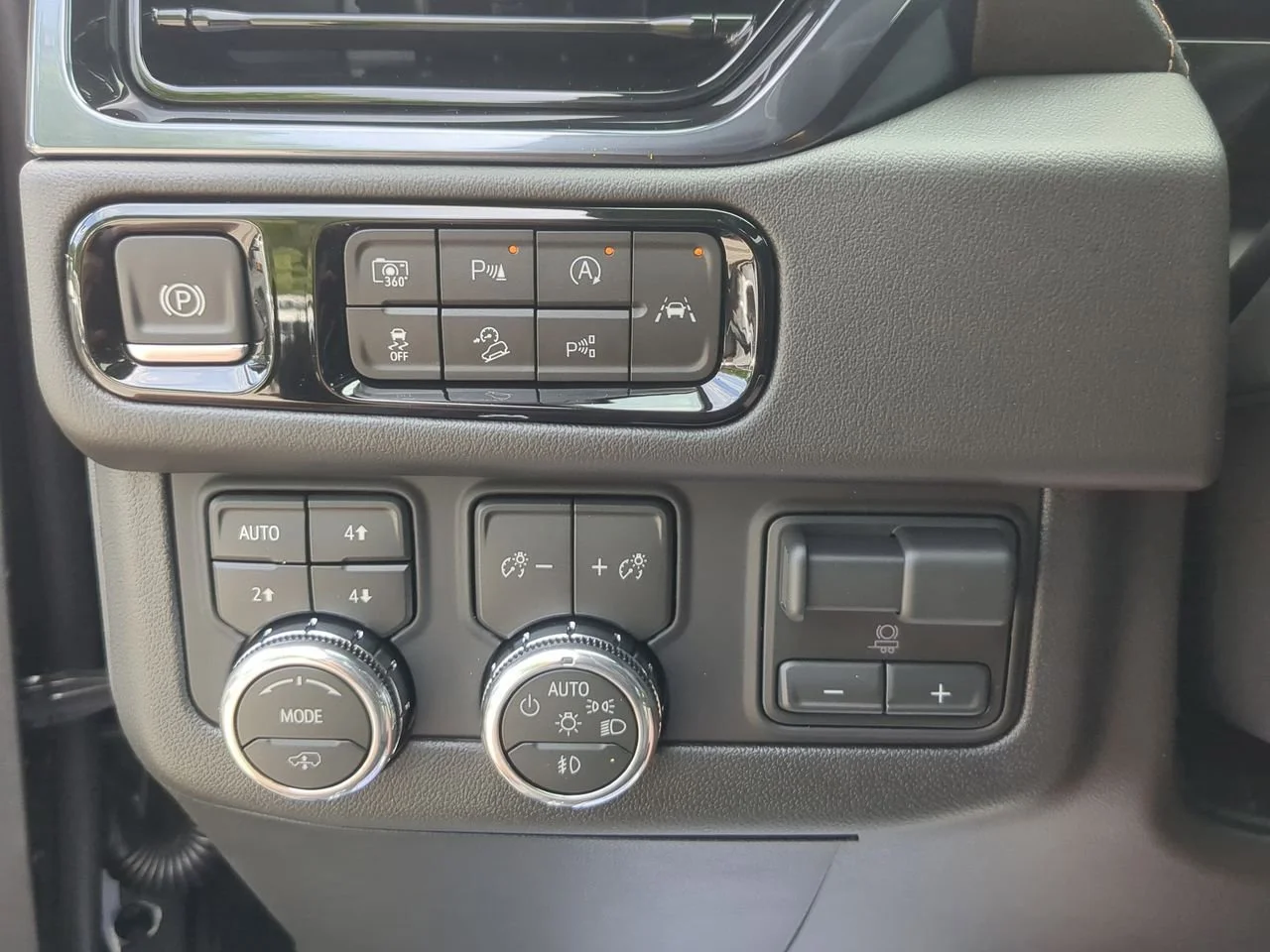 New 2026 Onyx Black GMC AT4 image 18