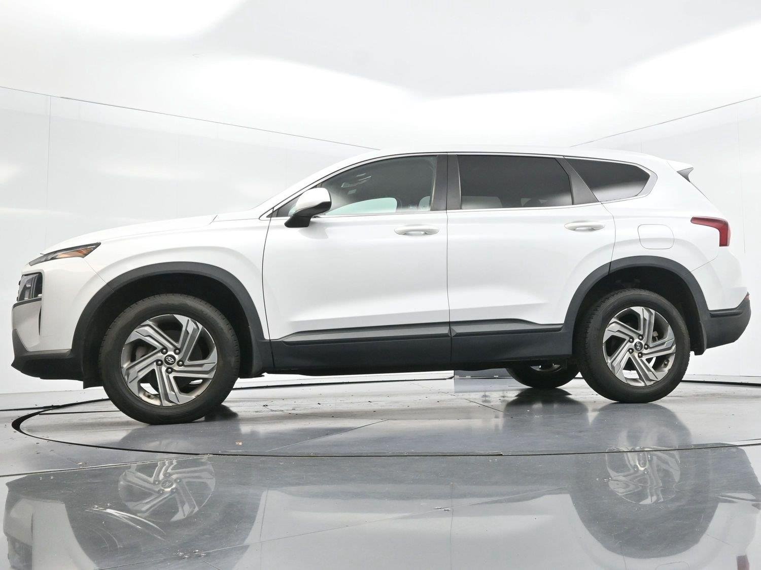 Used 2022 Quartz White Hyundai SE image 46