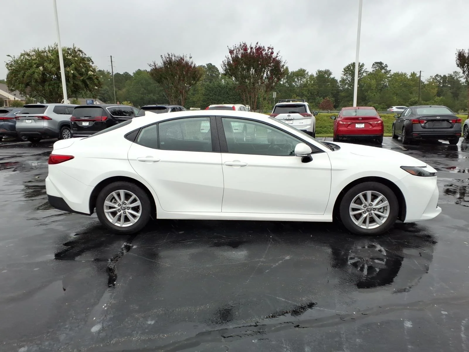 Used 2025  Toyota LE image 9