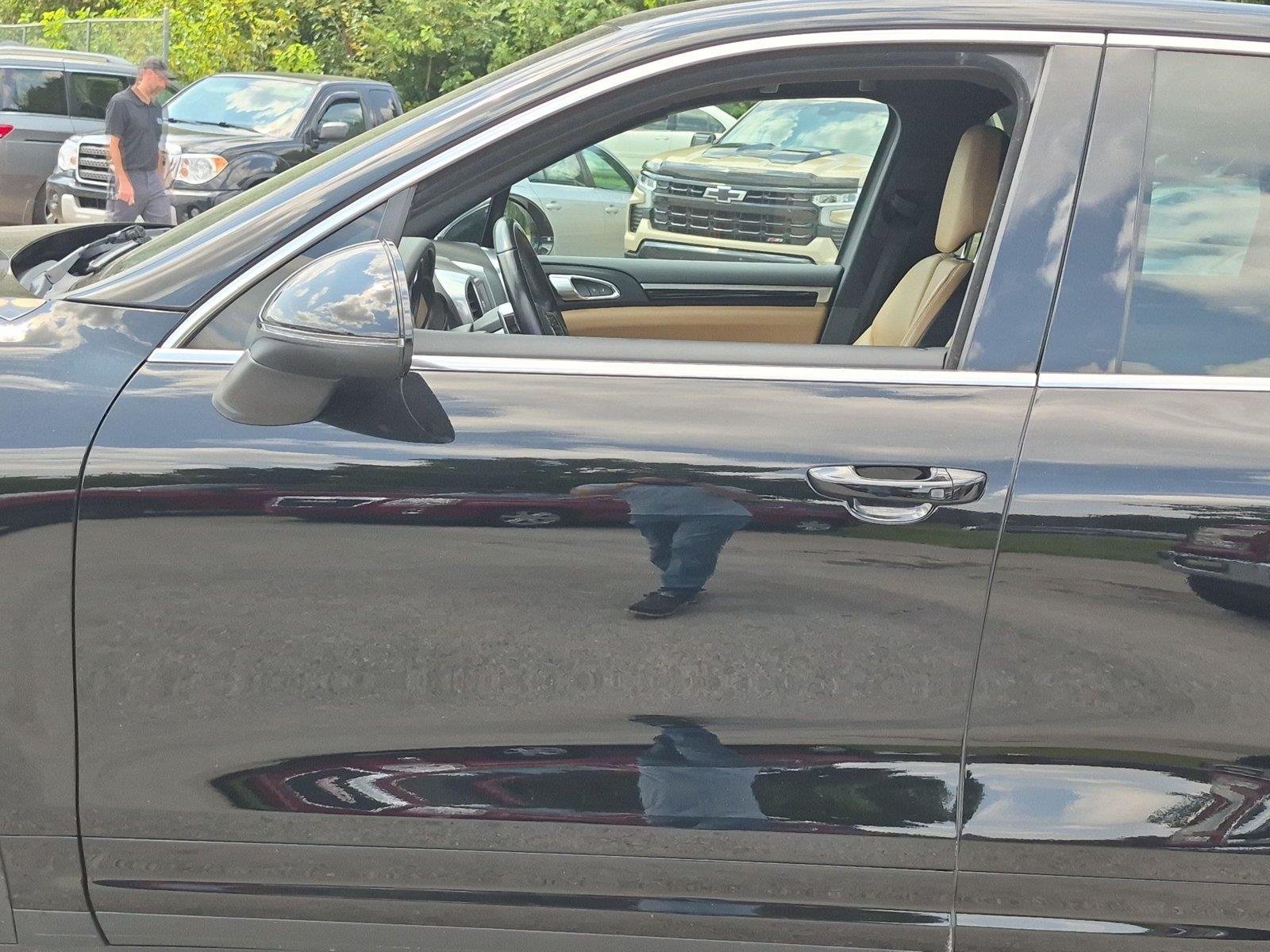 Used 2017  Porsche S image 15
