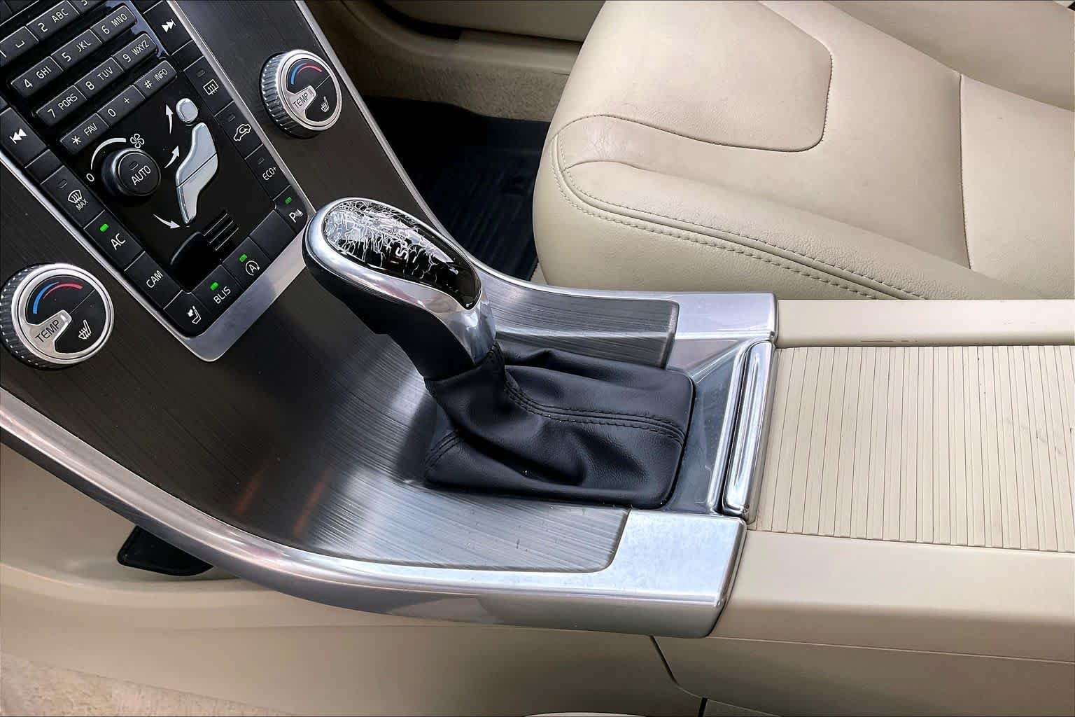 Used 2016 Black Stone Volvo T5 Drive-E Premier image 16
