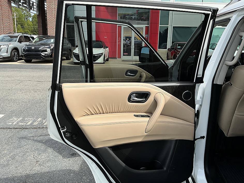 Used 2023 Aspen White Tricoat Nissan Platinum image 24