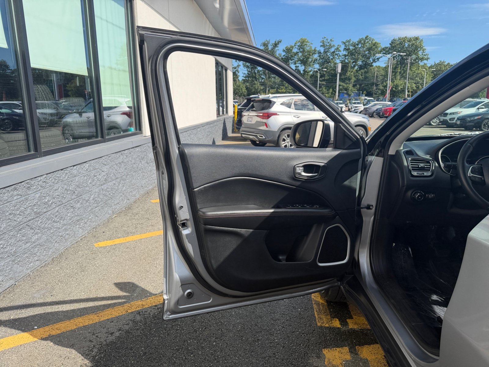 Used 2018 Billet Silver Metallic Clearcoat Jeep Limited image 29