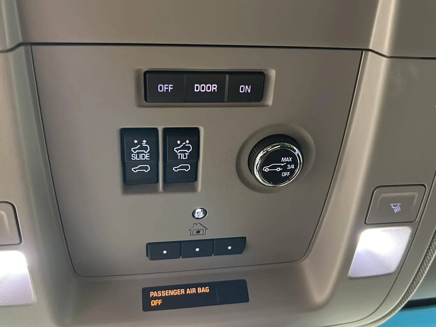 Used 2018 Iridium Metallic GMC SLT image 35