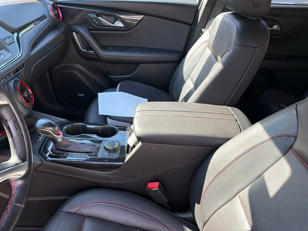 Used 2020 BLACK Chevrolet RS image 9
