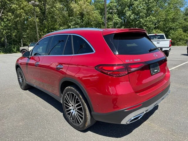 Used 2024  Mercedes-Benz GLC 300 image 6