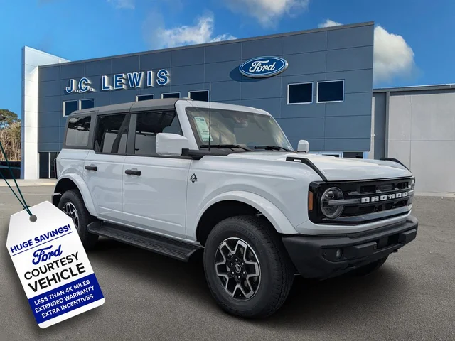 2026 Ford Bronco Outer Banks