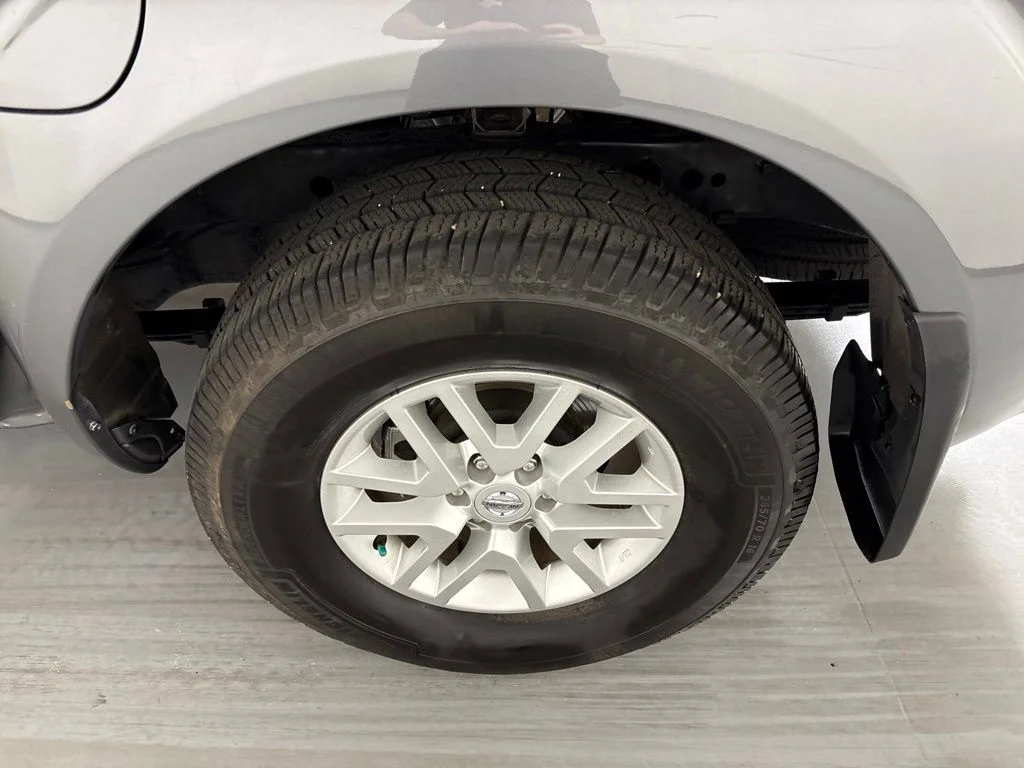 Used 2021 Gray Nissan SV image 9
