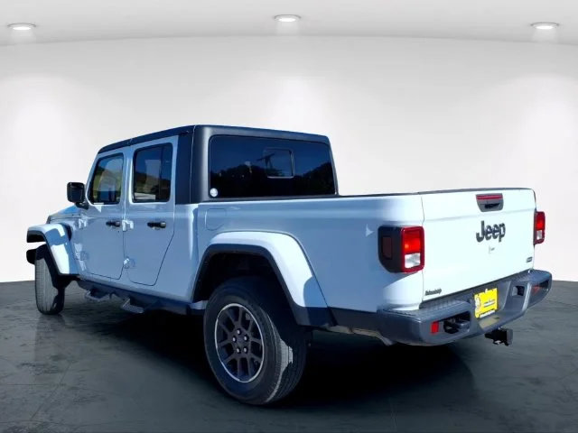 Used 2023 White Jeep Overland image 13