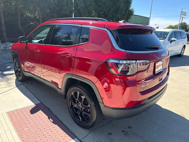 Used 2025 Red Jeep Latitude image 9
