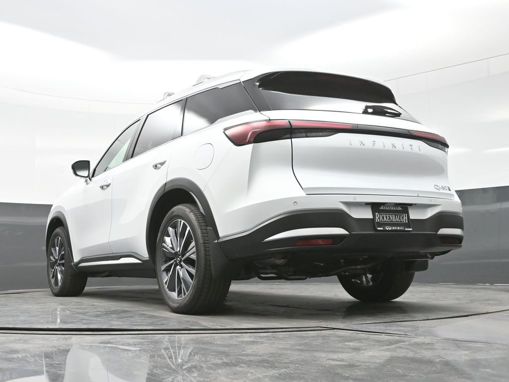 Used 2026 White INFINITI LUXE image 27