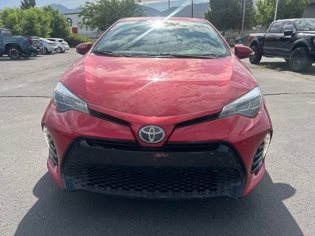 Used 2017 Barcelona Red Metallic Toyota SE image 3