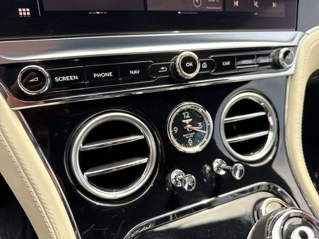 Used 2021 Silver Bentley V8 image 19