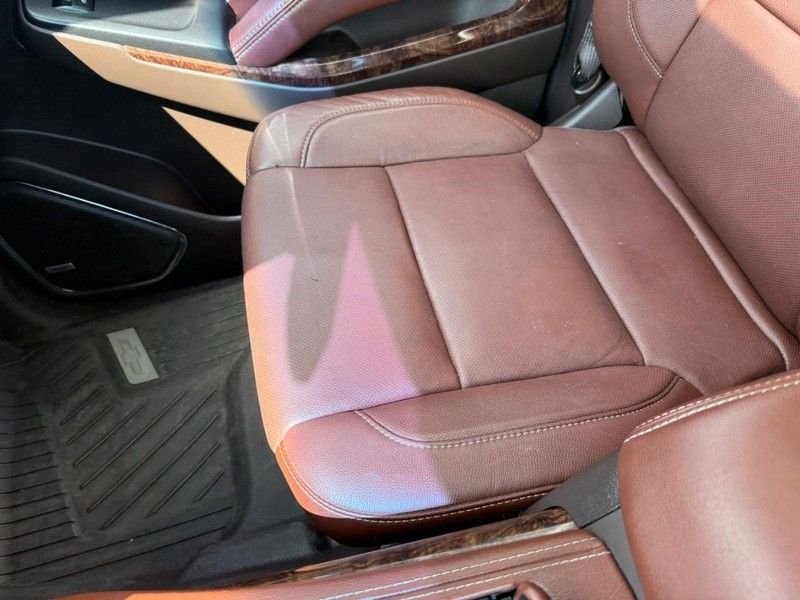 Used 2016 Pearl Chevrolet LTZ image 27