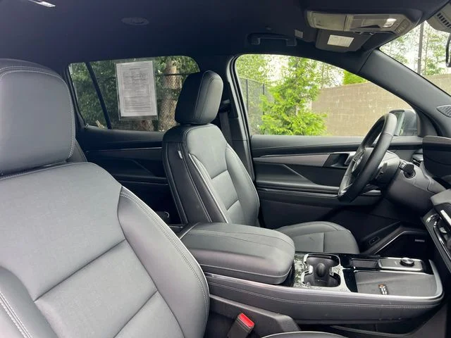 Used 2025 Summit White Buick Preferred image 19