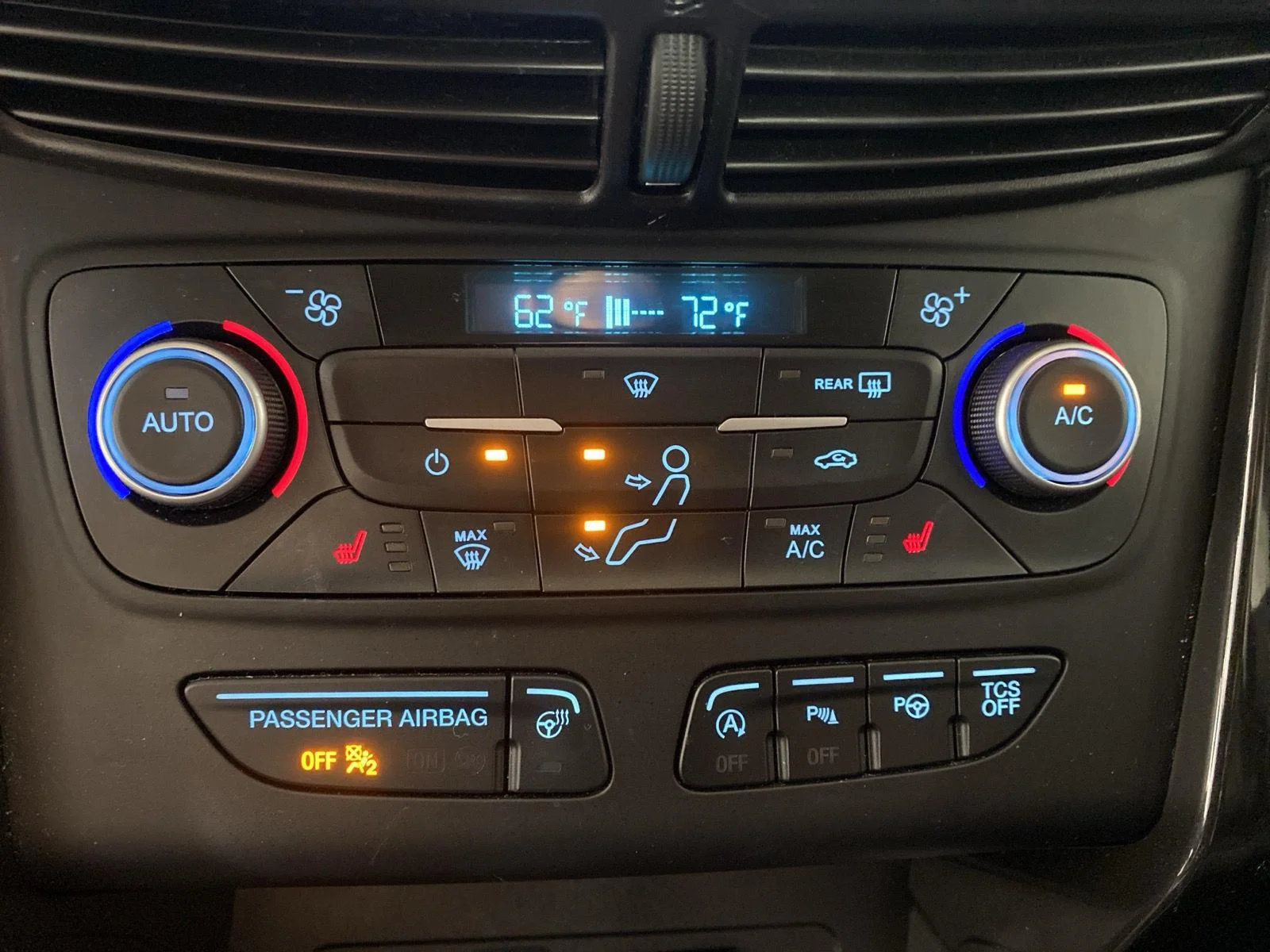 Used 2019 Ingot Silver Ford Titanium image 19