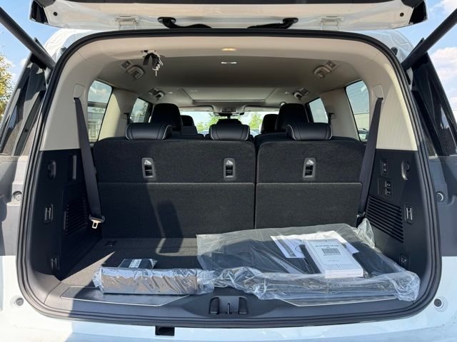 New 2026 RADIANT WHITE INFINITI Luxe 2WD image 36
