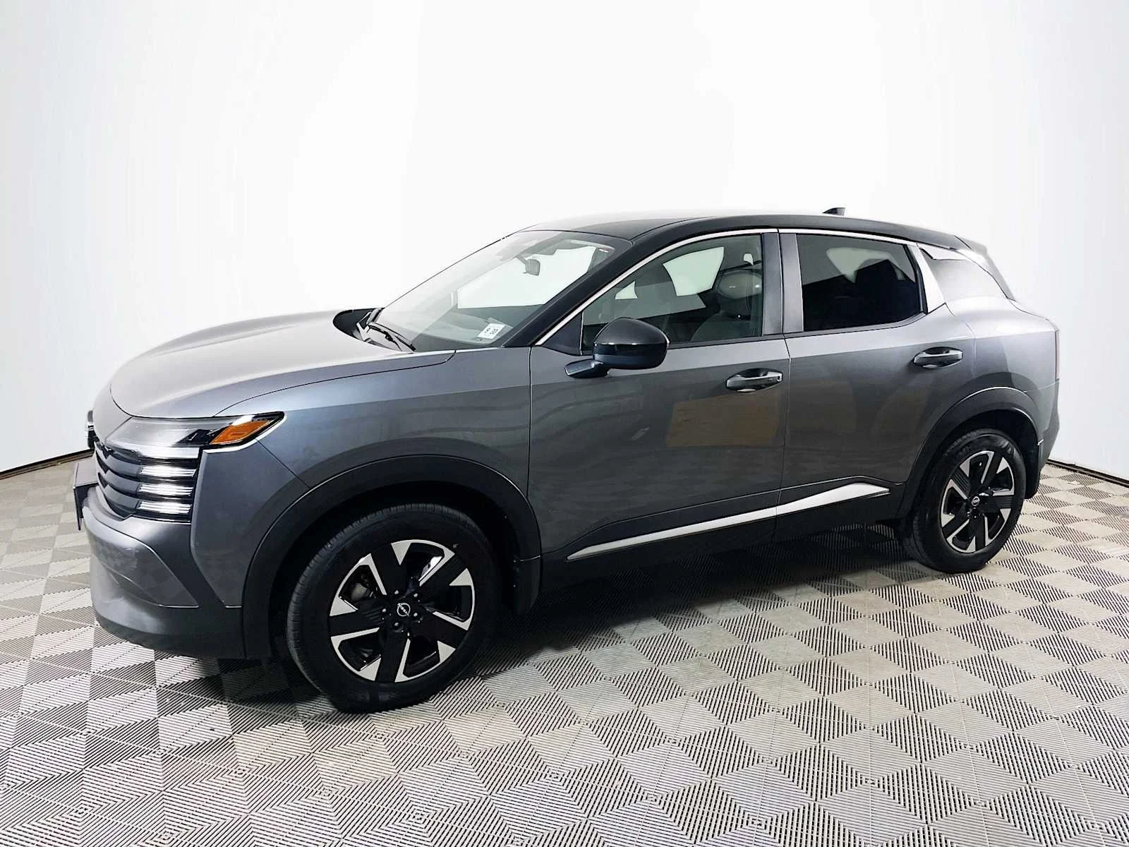 2025 Nissan Kicks 2.0 SV AWD's photo