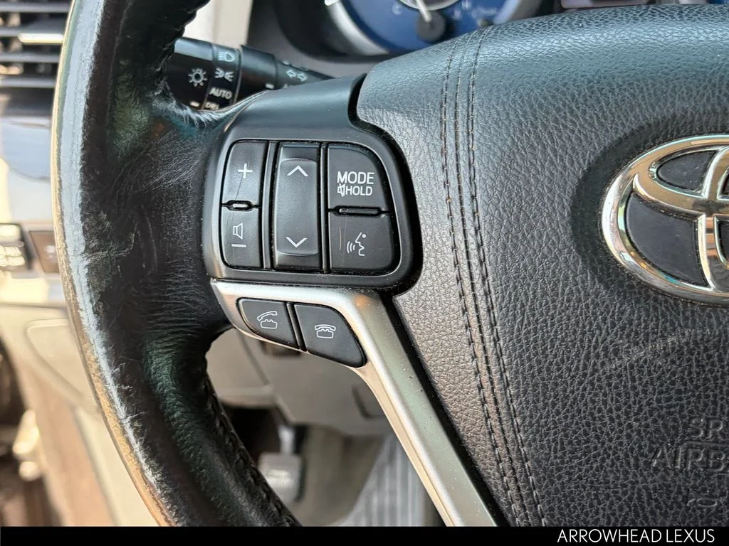 Used 2015 Gray Toyota XLE image 15
