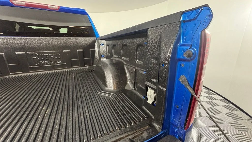 Used 2023 Blue Chevrolet Custom image 13