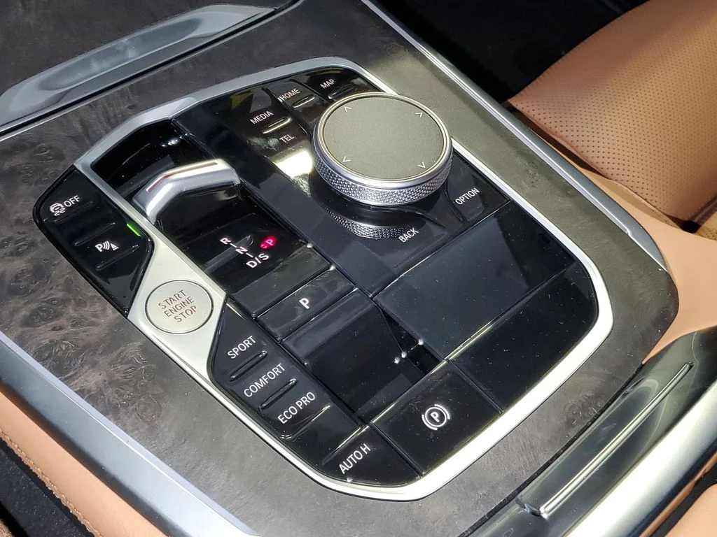 Used 2026 Gray BMW sDrive40i image 25
