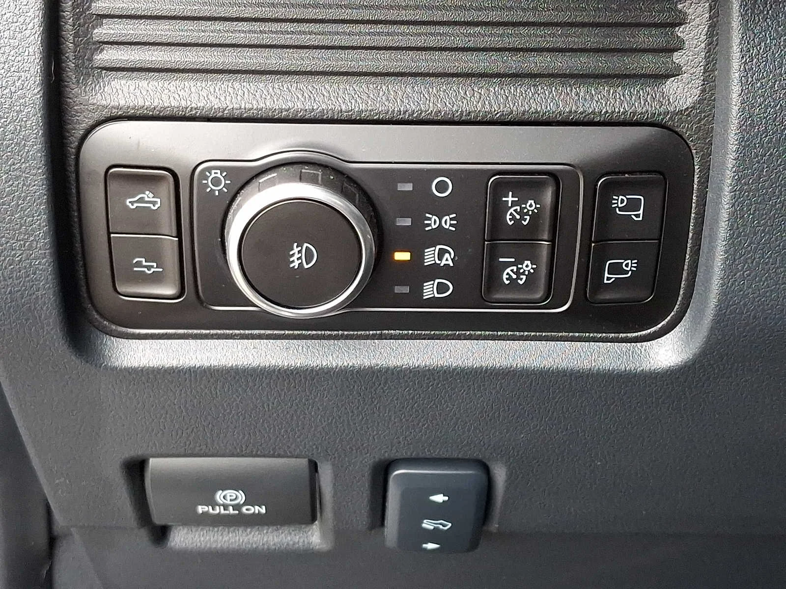 Used 2026 Agate Black Metallic Ford Platinum image 26
