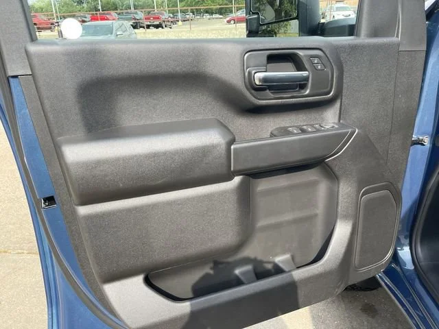 2026 Chevrolet Silverado 2500 HD Custom - Photo 10
