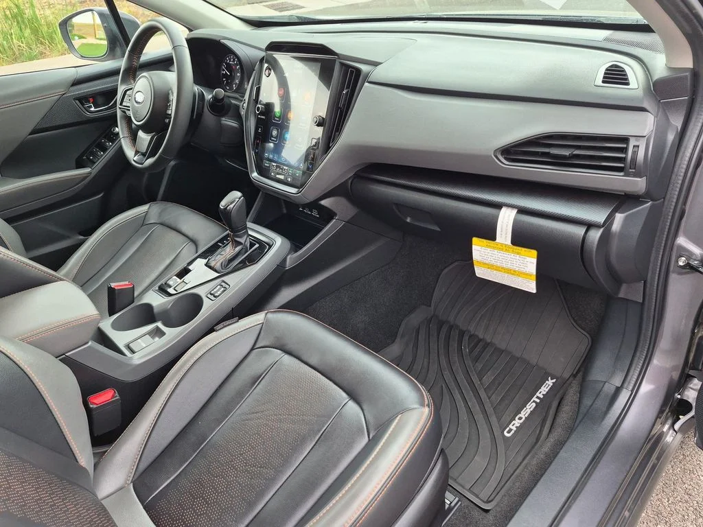 Used 2025 Magnetite Gray Metallic/Crystal Black Silica Subaru Limited image 24
