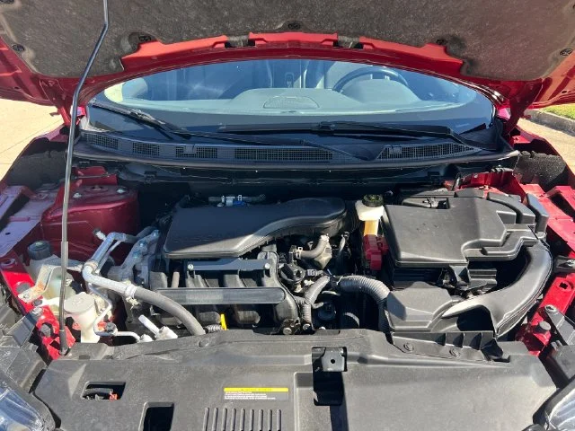 Used 2022 Red Nissan SL image 12