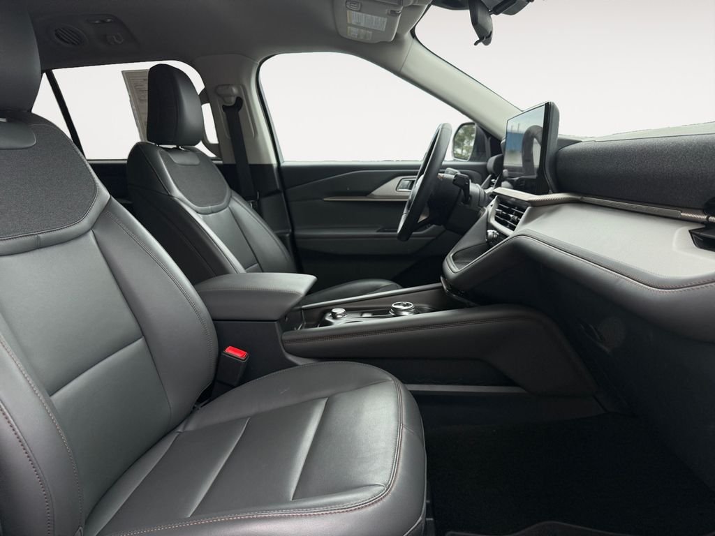 Used 2025 Silver Ford Active image 15