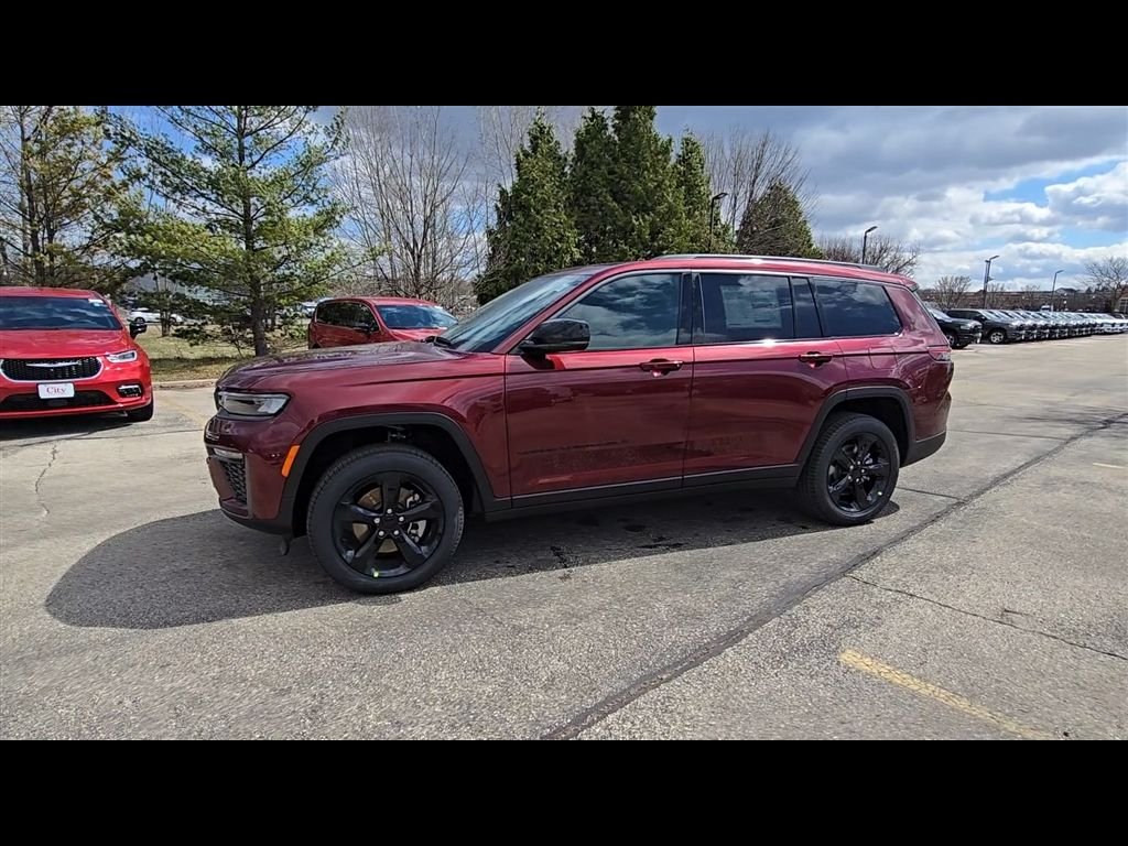 New 2026 Velvet Red Pearl-Coat Exterior Paint Jeep Limited image 4