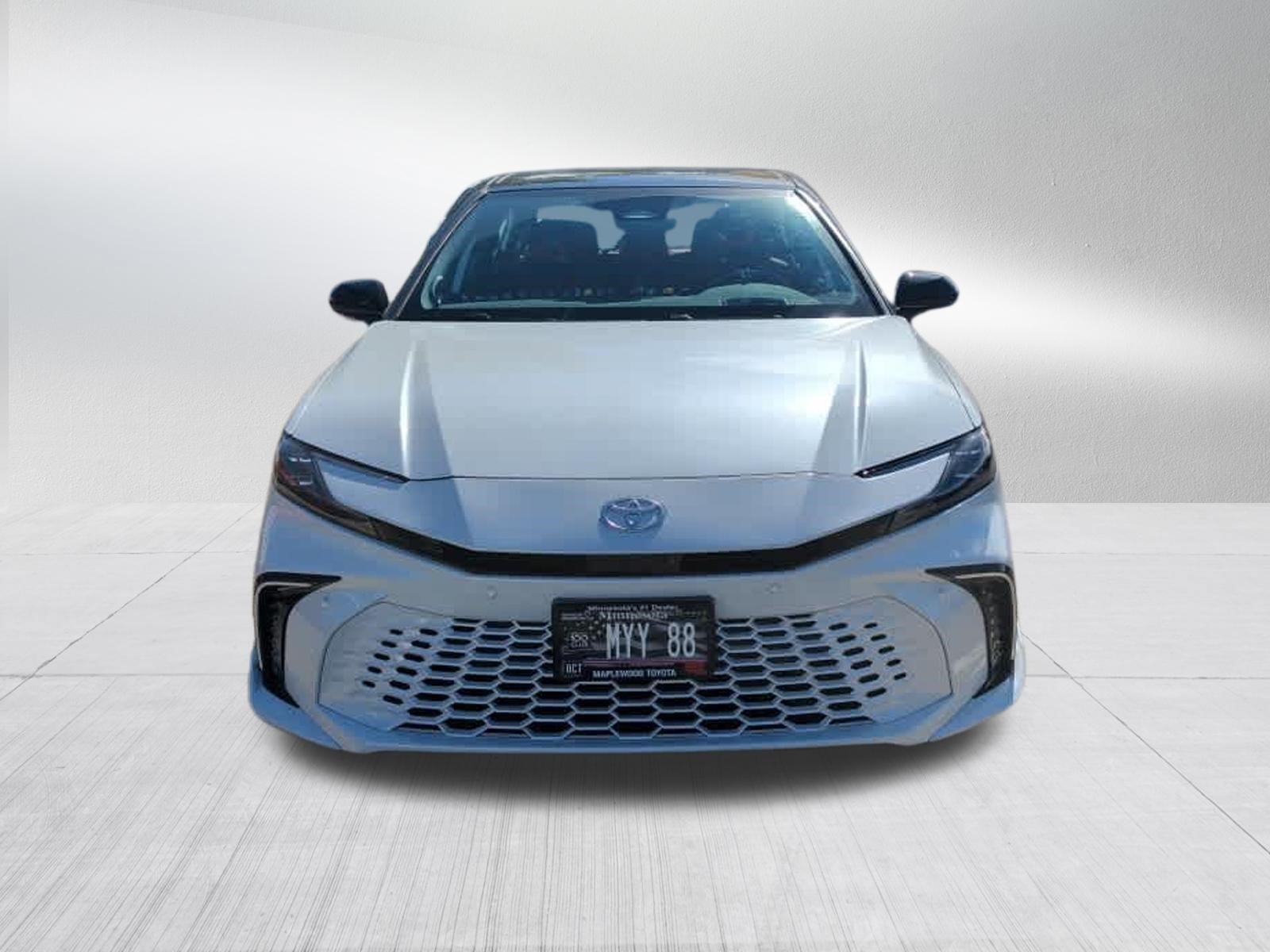 Used 2026 Wind Chill Pearl w/Midnight Black Metallic Roof Toyota XSE image 2