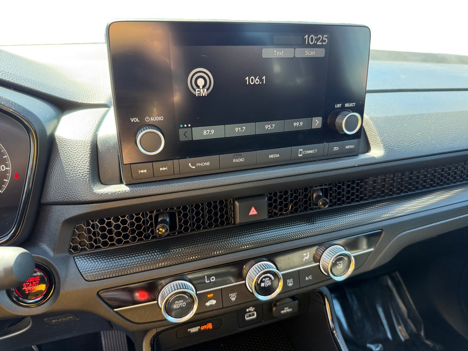 Used 2025 Meteorite Gray Metallic Honda LX image 12