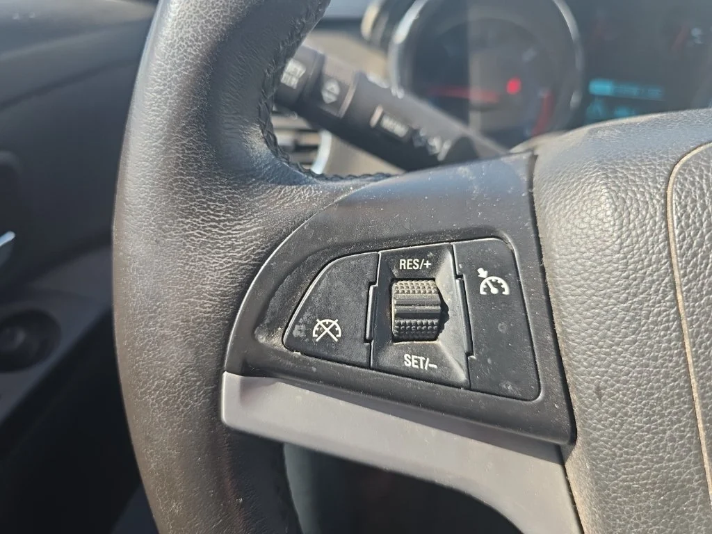 Used 2014 Black Granite Metallic Chevrolet Diesel image 21