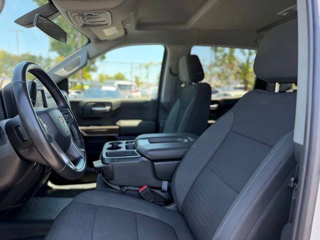 Used 2022 Silver Chevrolet LT image 23