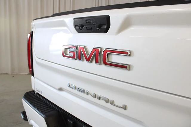 Used 2024 White GMC Denali image 32