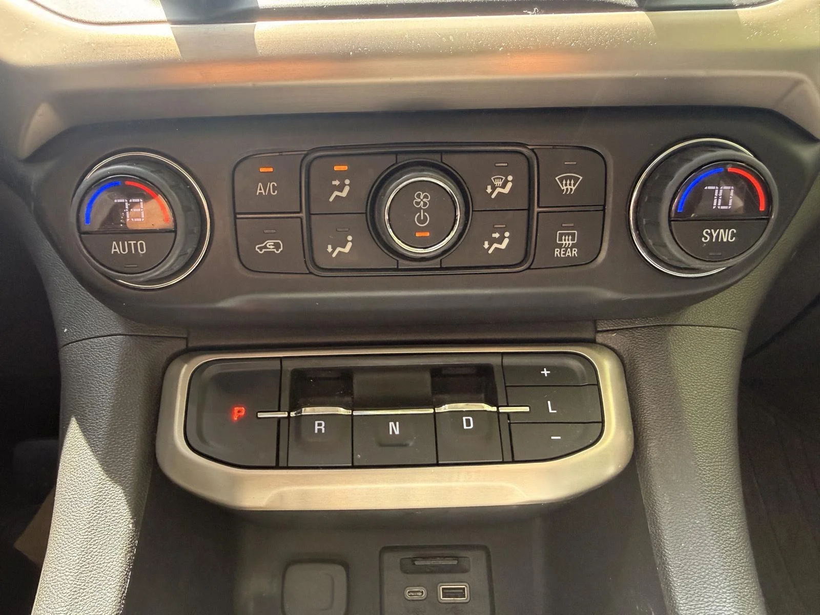 Used 2020 White Frost Tricoat GMC Denali image 22