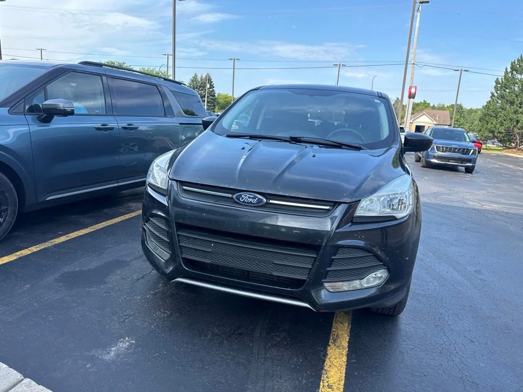 Used 2015 Tuxedo Black Ford SE image 4