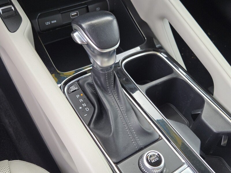 Certified Used 2020 White Kia S image 25