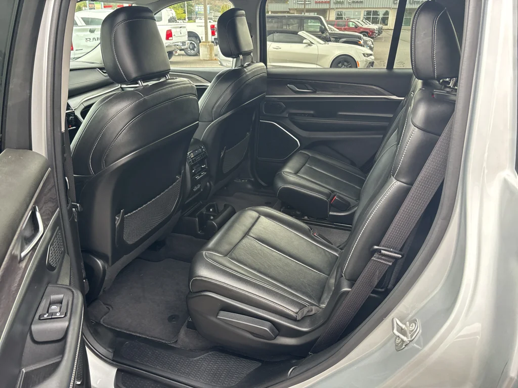 Used 2021 SILVER ZYNITH Jeep Limited image 10