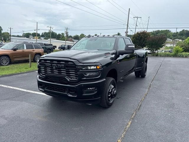 New 2026 Diamond Black Crystal Pearl-Coat Exterior Paint RAM Big Horn image 3