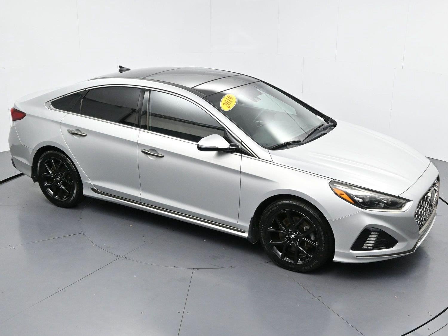 Used 2019 Symphony Silver Hyundai Limited image 42