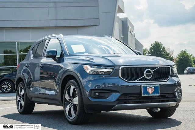 2022 Volvo XC40 T5 Momentum AWD's photo
