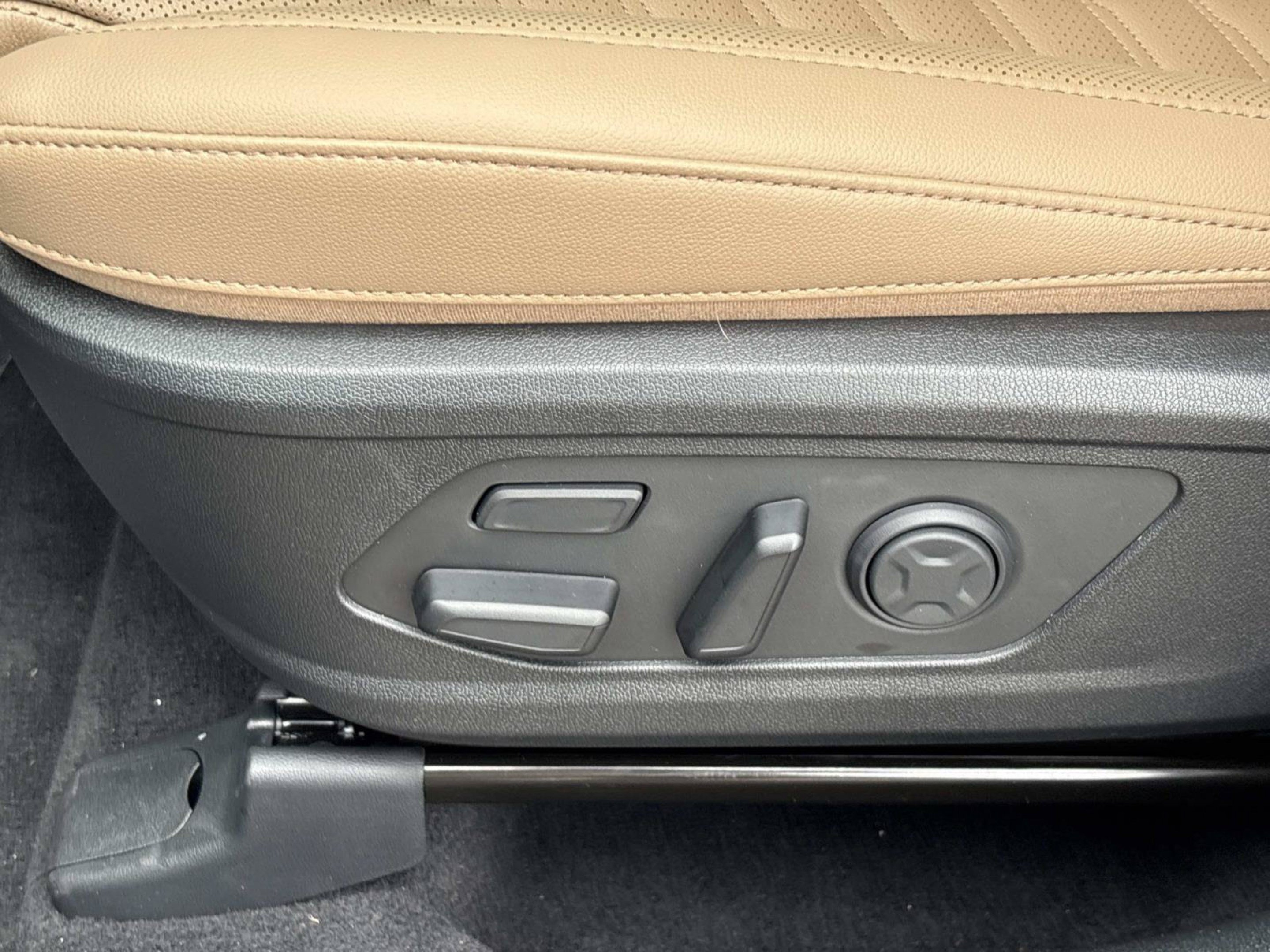 New 2026 Ebony Black Kia X-Line SX Prestige image 26
