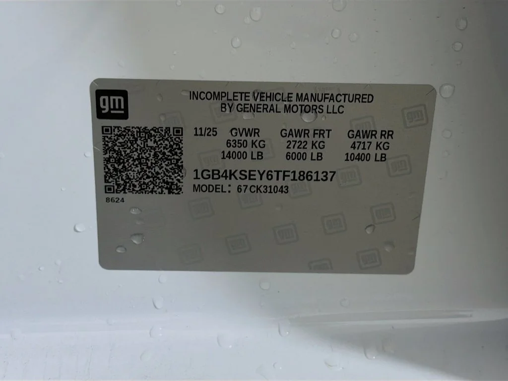 New 2026 Summit White Chevrolet Work Truck image 27
