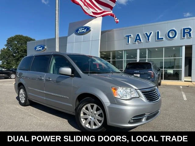 Pre-Owned 2015 Chrysler Town &amp; Country Touring