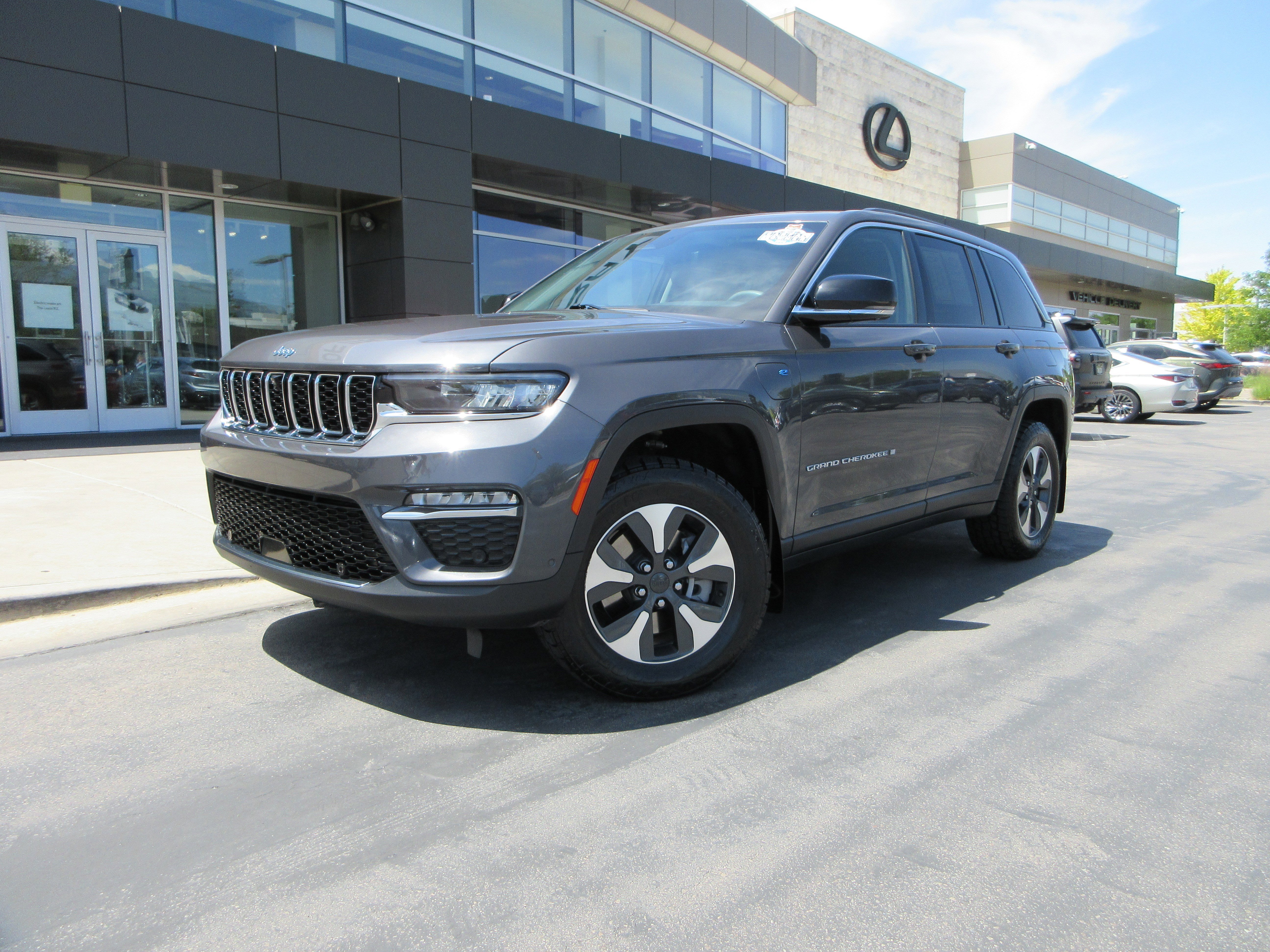 2022 Jeep Grand Cherokee 4xe 4x4's photo