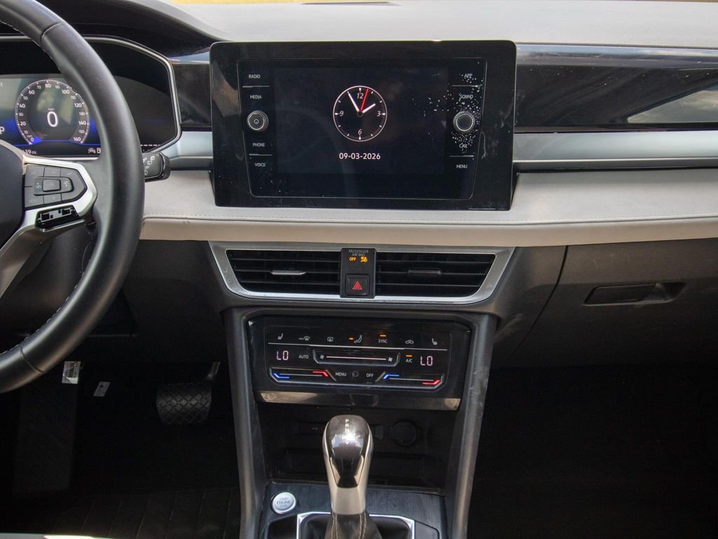 2025 Volkswagen Taos SE - Photo 17