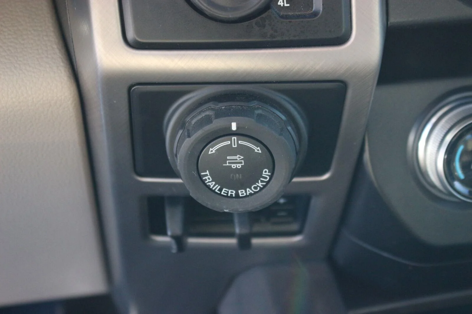 Used 2020 Silver Ford Limited image 30